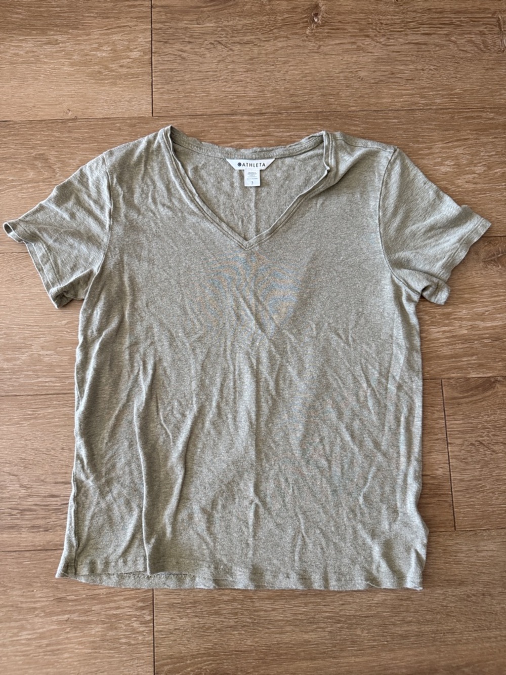 Athleta Short Sleeve V-Neck Tee in Olive Green